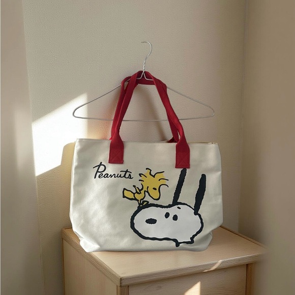 L Peanuts Snoopy Tote with Red Handles - Picture 2 of 2